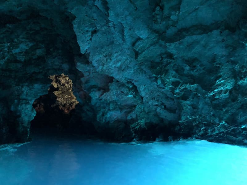 ビシェヴォ島・青の洞窟