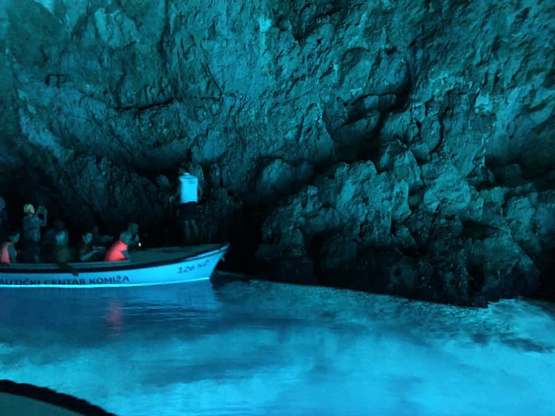 ビシェヴォ島・青の洞窟